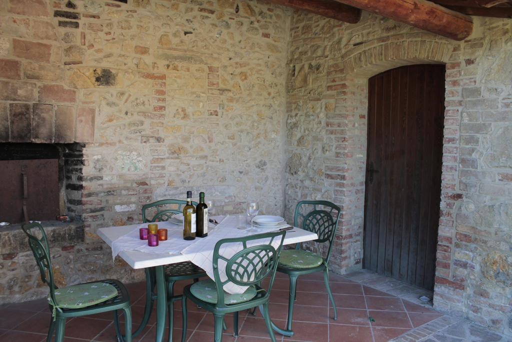 Podere Il Gioiello Lägenhet San Gimignano Rum bild