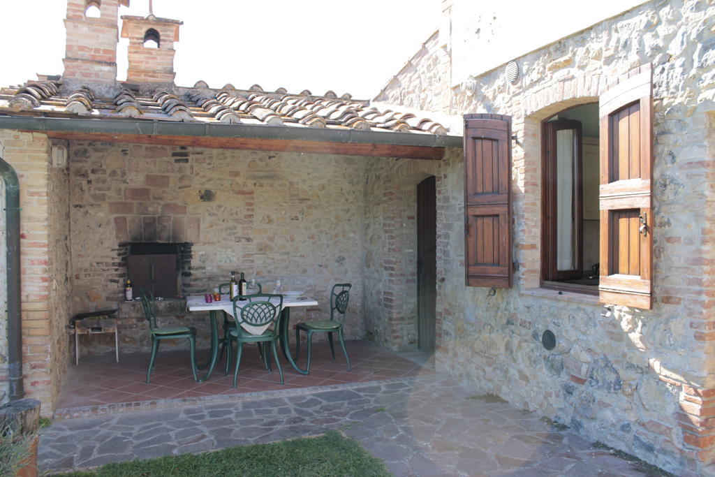 Podere Il Gioiello Lägenhet San Gimignano Rum bild